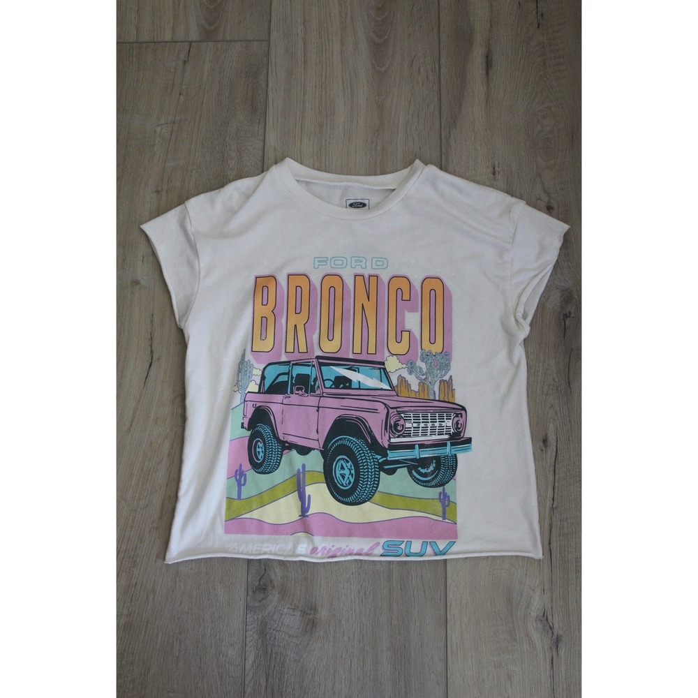 Ford Bronco Graphic T-Shirt Women's Small Off White Short Sleeve Raw Hem SUV Tee